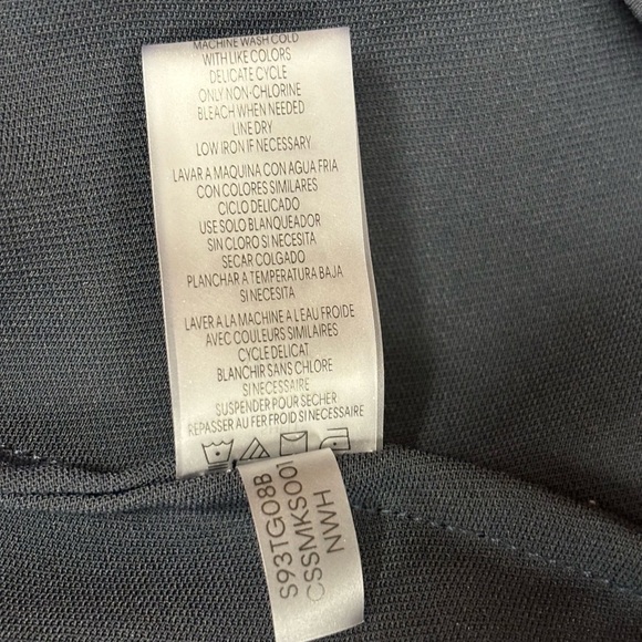 Calvin Klein Sleeveless Blouse, Black w/ White Trim, branded buttons - Picture 4 of 9